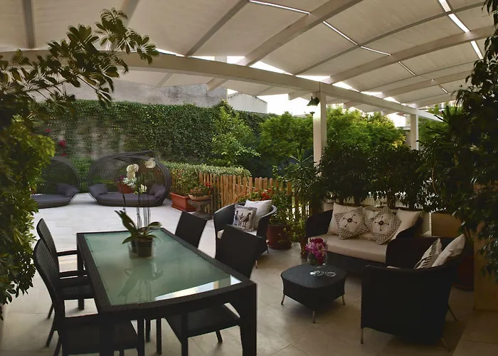 La Peonia Boutique Panzió Pirri